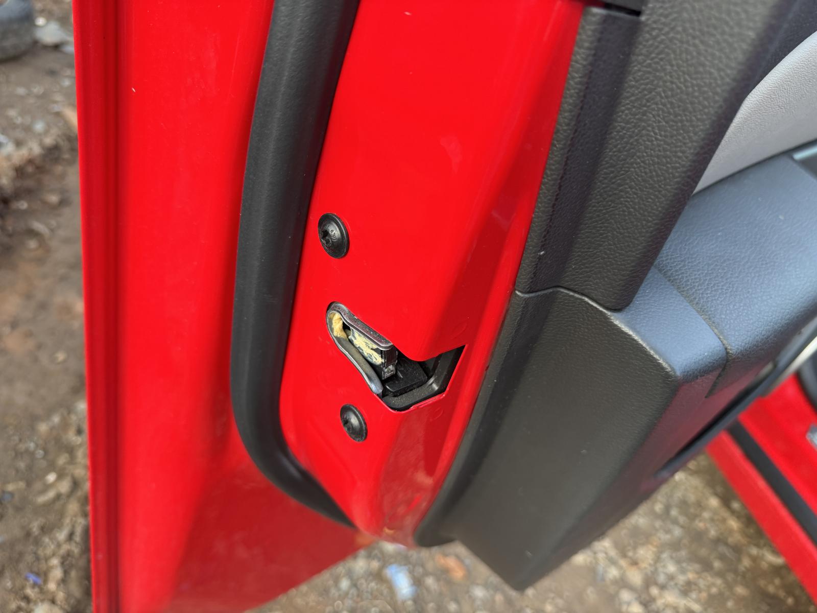 View HOLDEN CRUZE 2016 4 Door Sedan Breaking