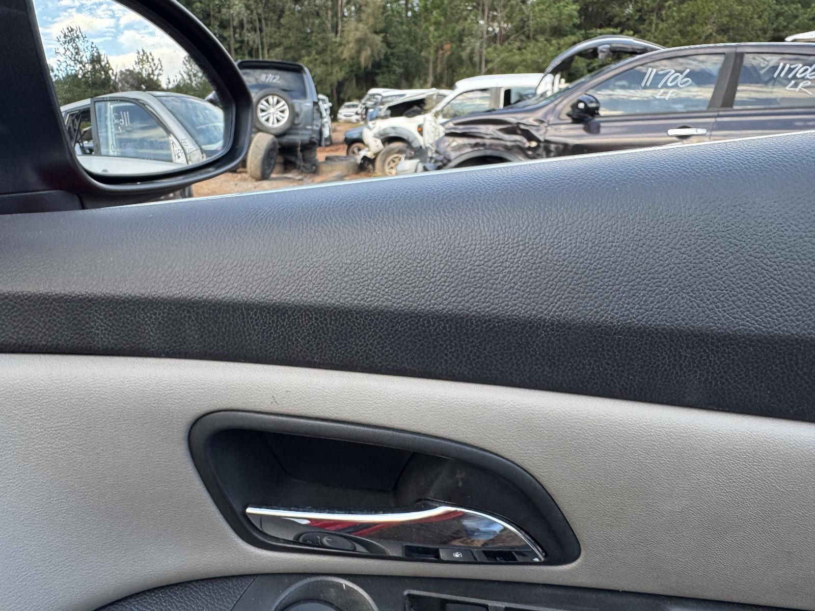 View HOLDEN CRUZE 2016 4 Door Sedan Breaking