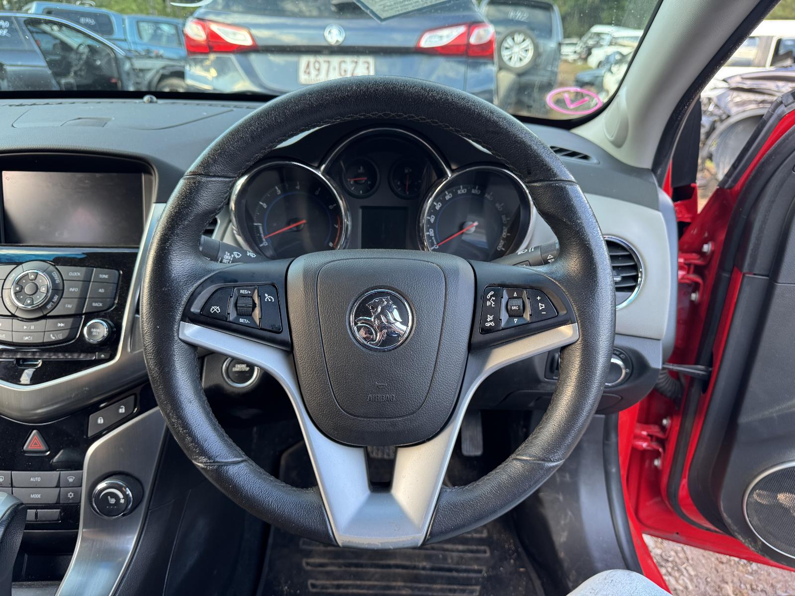 View HOLDEN CRUZE 2016 4 Door Sedan Breaking