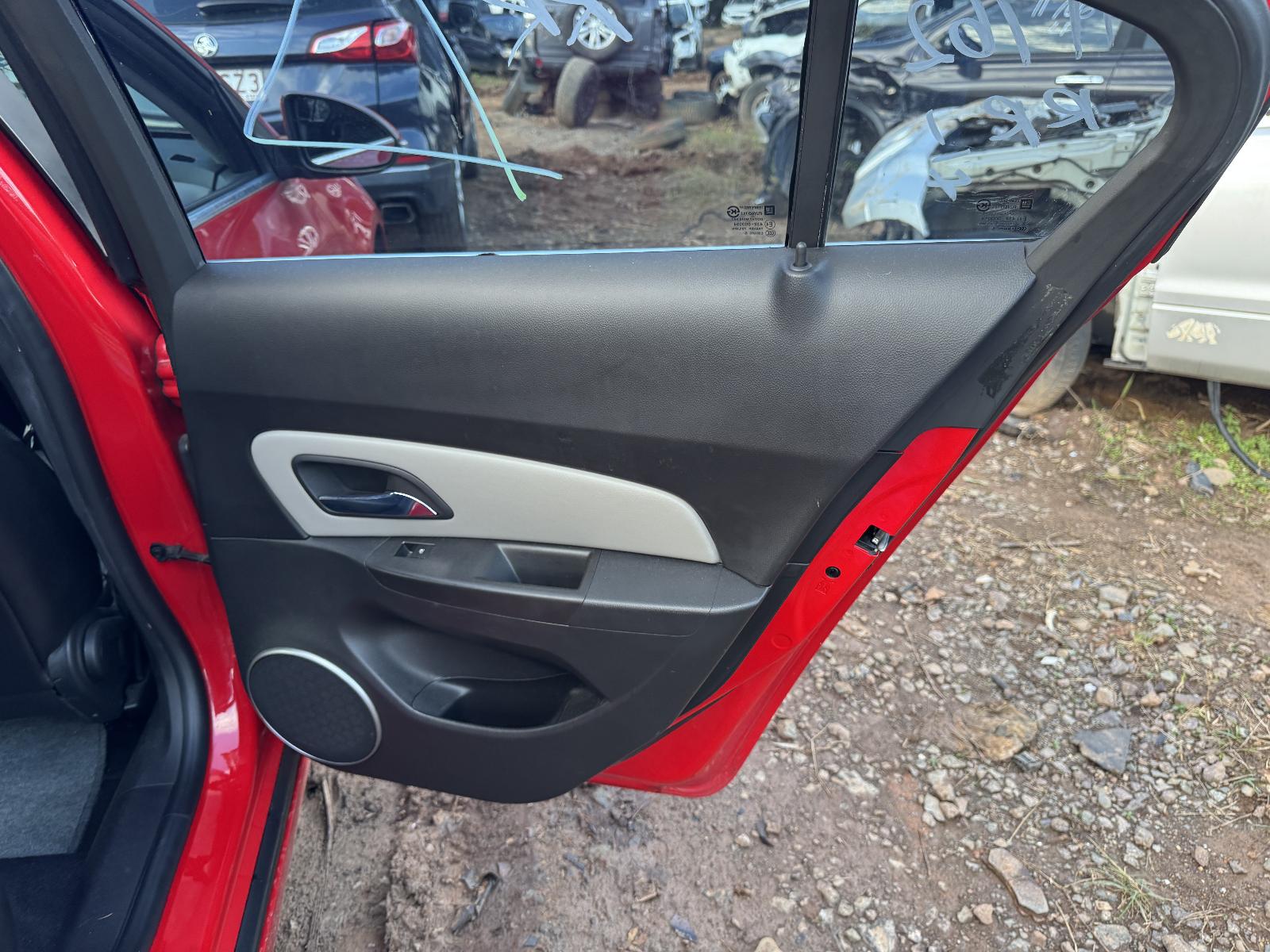 View HOLDEN CRUZE 2016 4 Door Sedan Breaking