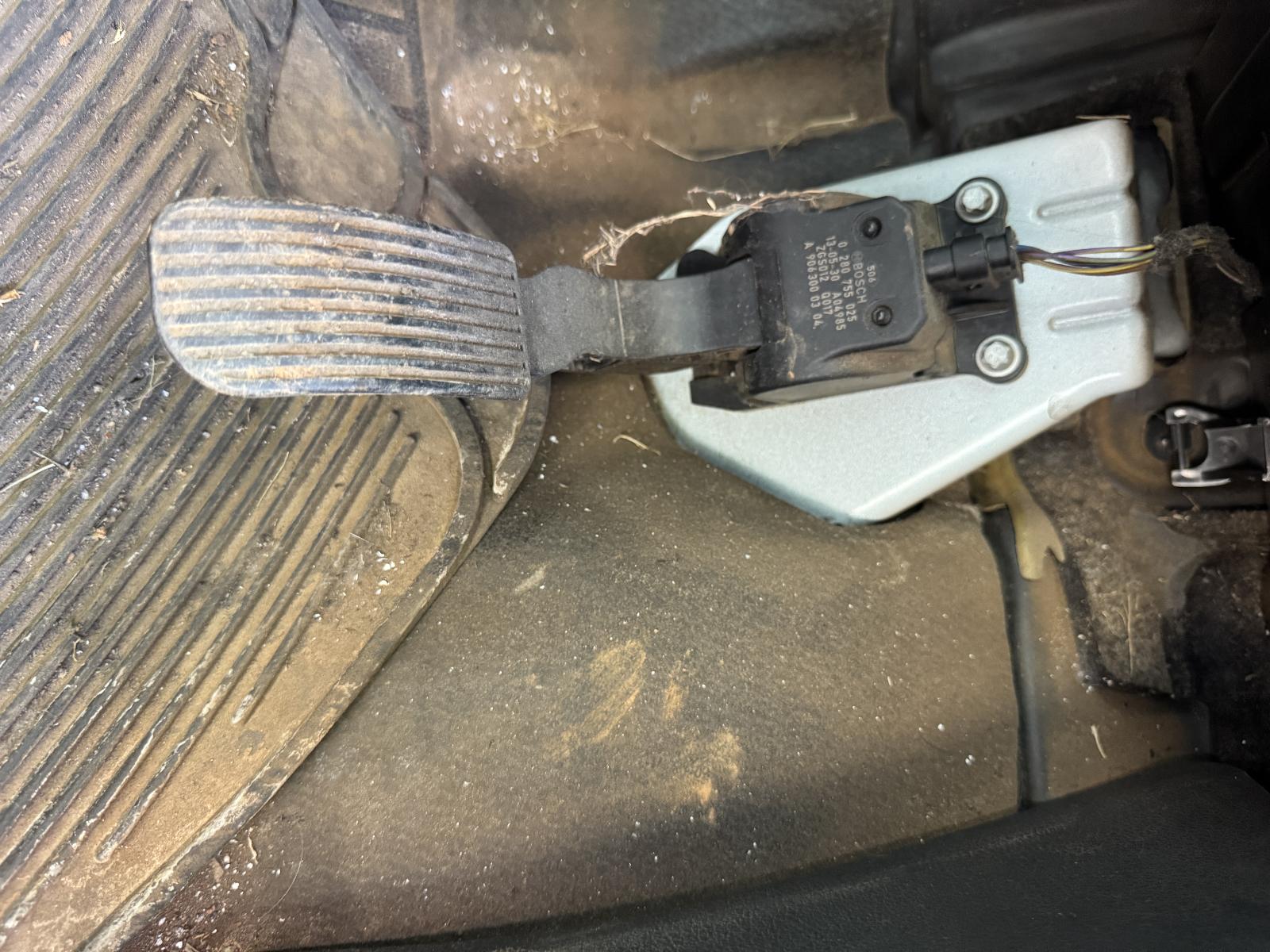 View MERCEDES VITO 2013 2 Door Van Breaking