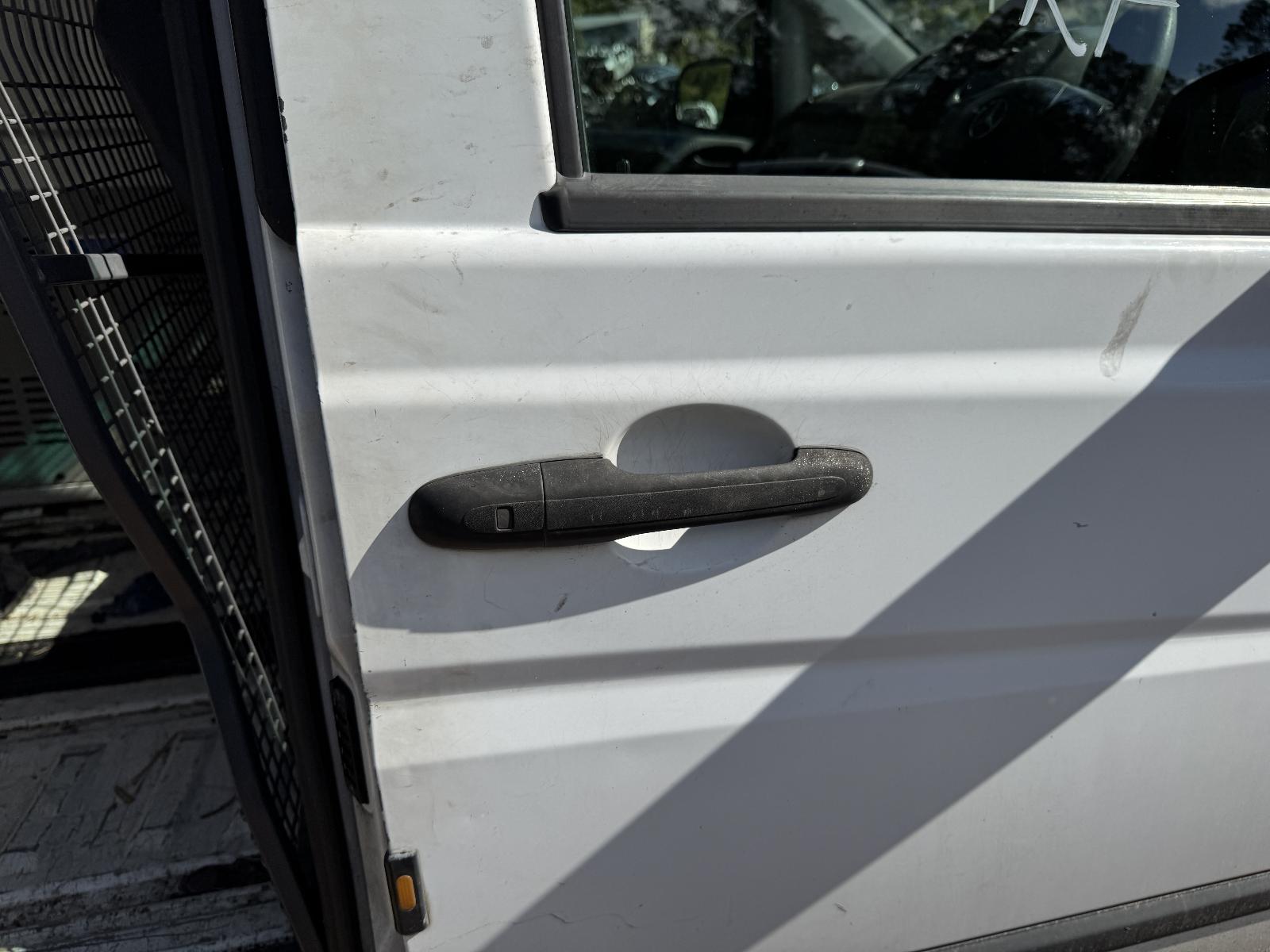 View MERCEDES VITO 2013 2 Door Van Breaking