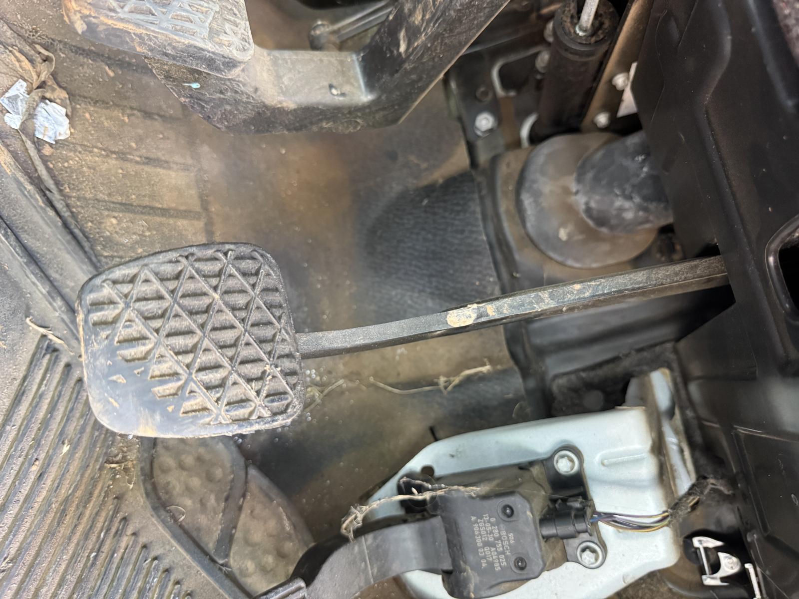 View MERCEDES VITO 2013 2 Door Van Breaking