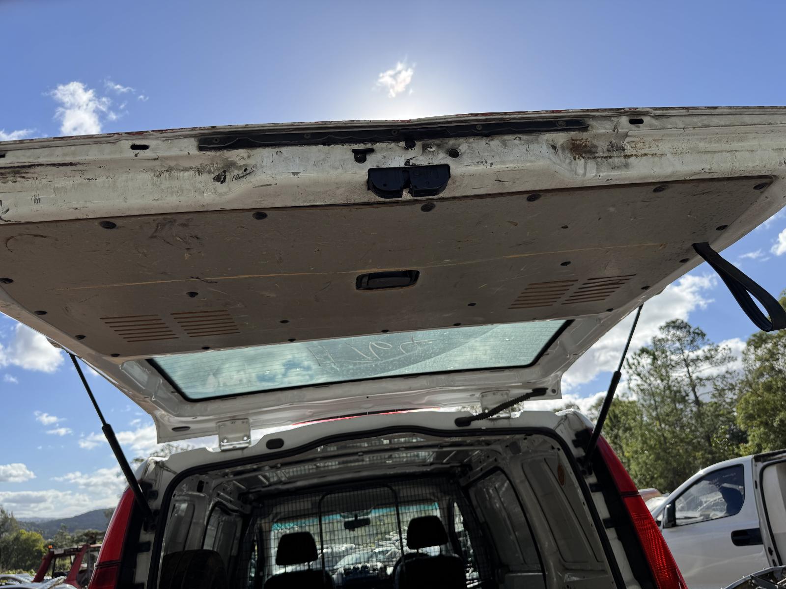 View MERCEDES VITO 2013 2 Door Van Breaking
