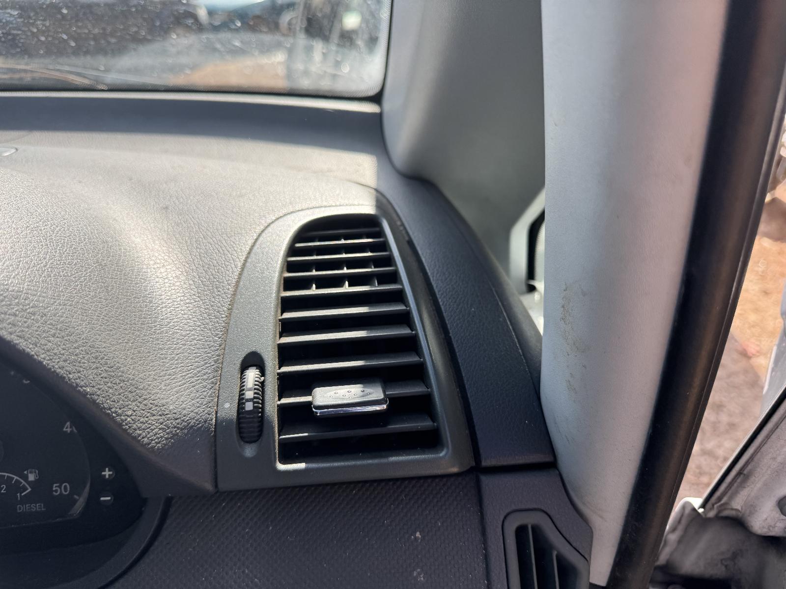 View MERCEDES VITO 2013 2 Door Van Breaking