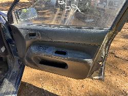 View MITSUBISHI LANCER 2006 4 Door Sedan Breaking