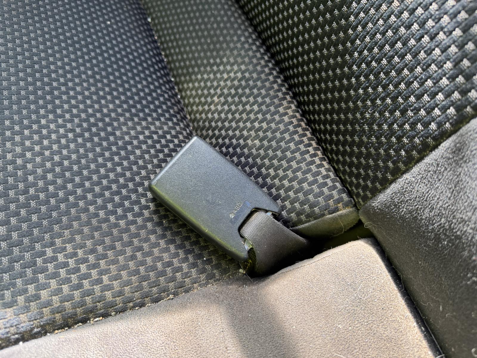 View MITSUBISHI LANCER 2006 4 Door Sedan Breaking