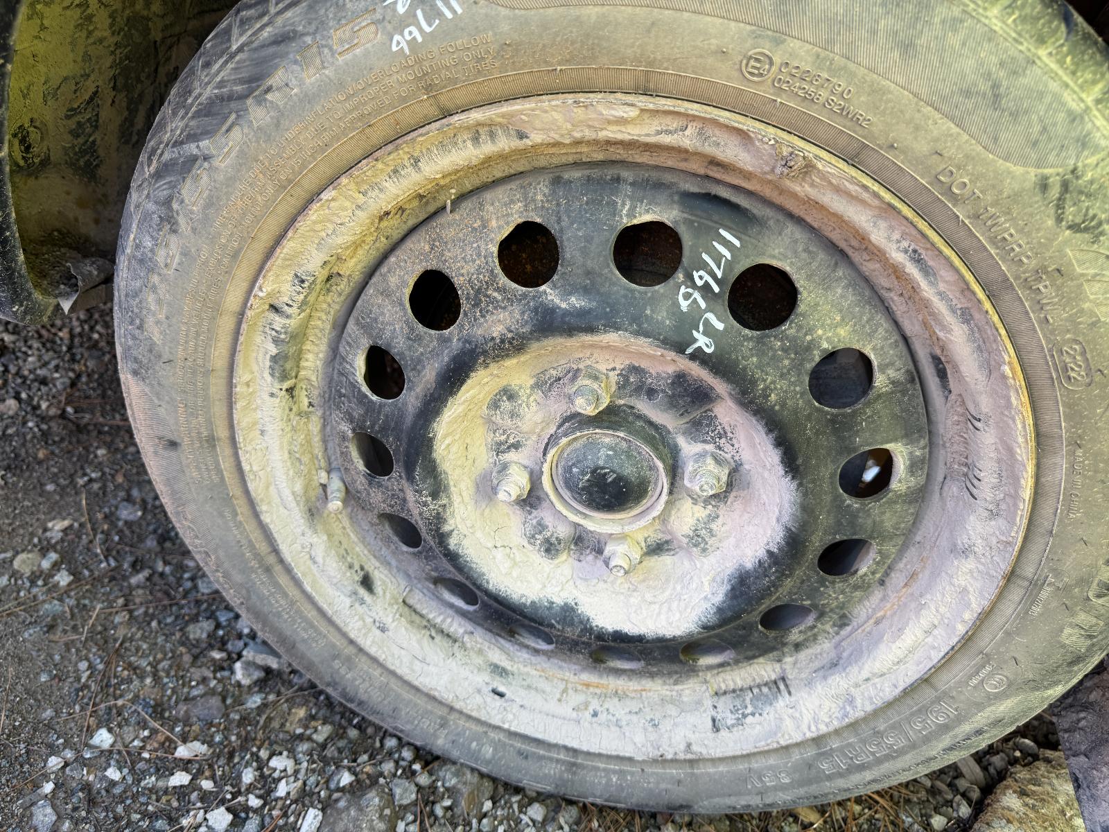 View MITSUBISHI LANCER 2006 4 Door Sedan Breaking