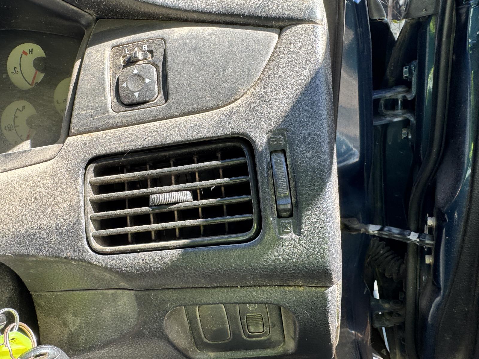 View MITSUBISHI LANCER 2006 4 Door Sedan Breaking