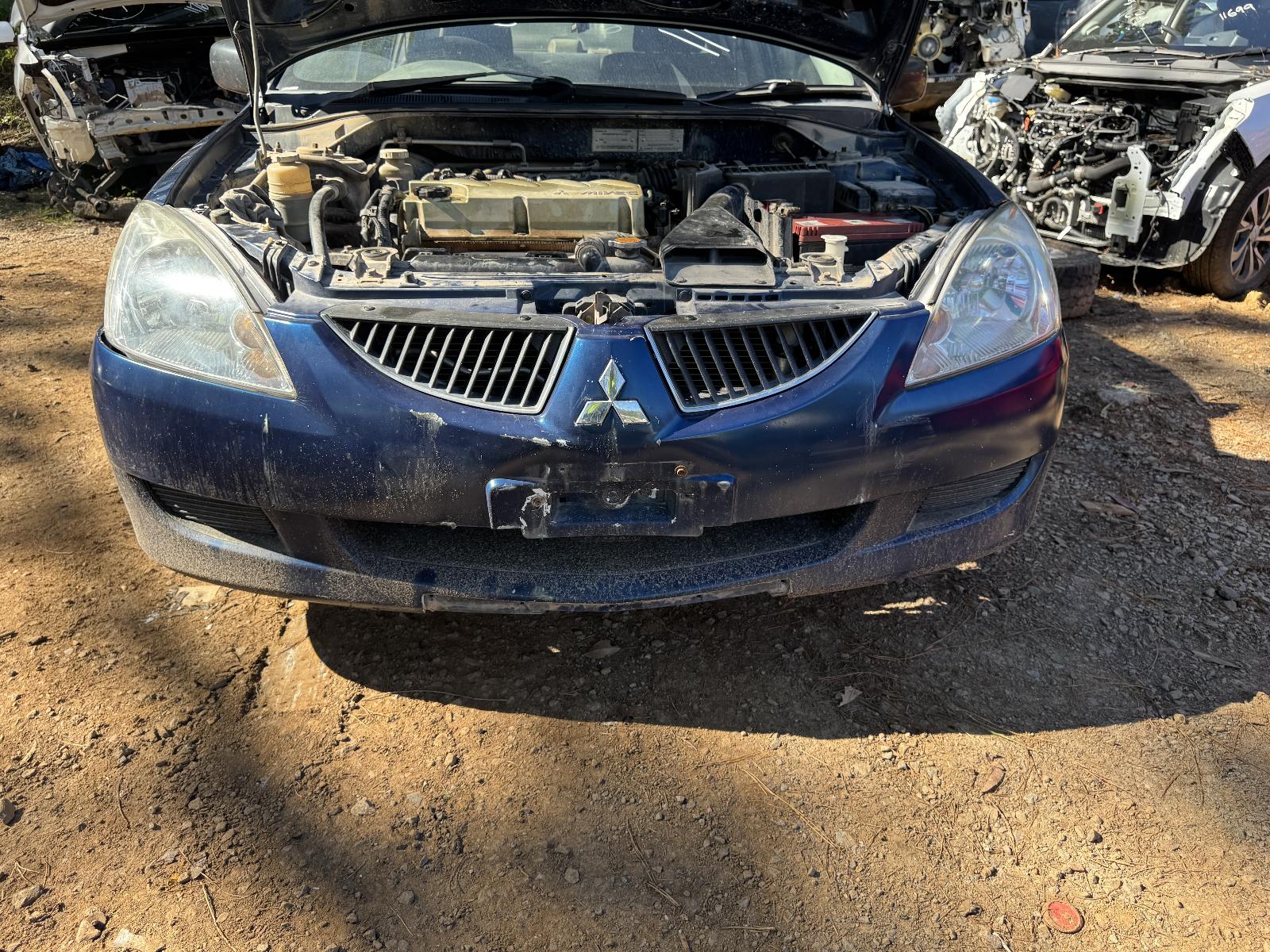View MITSUBISHI LANCER 2006 4 Door Sedan Breaking