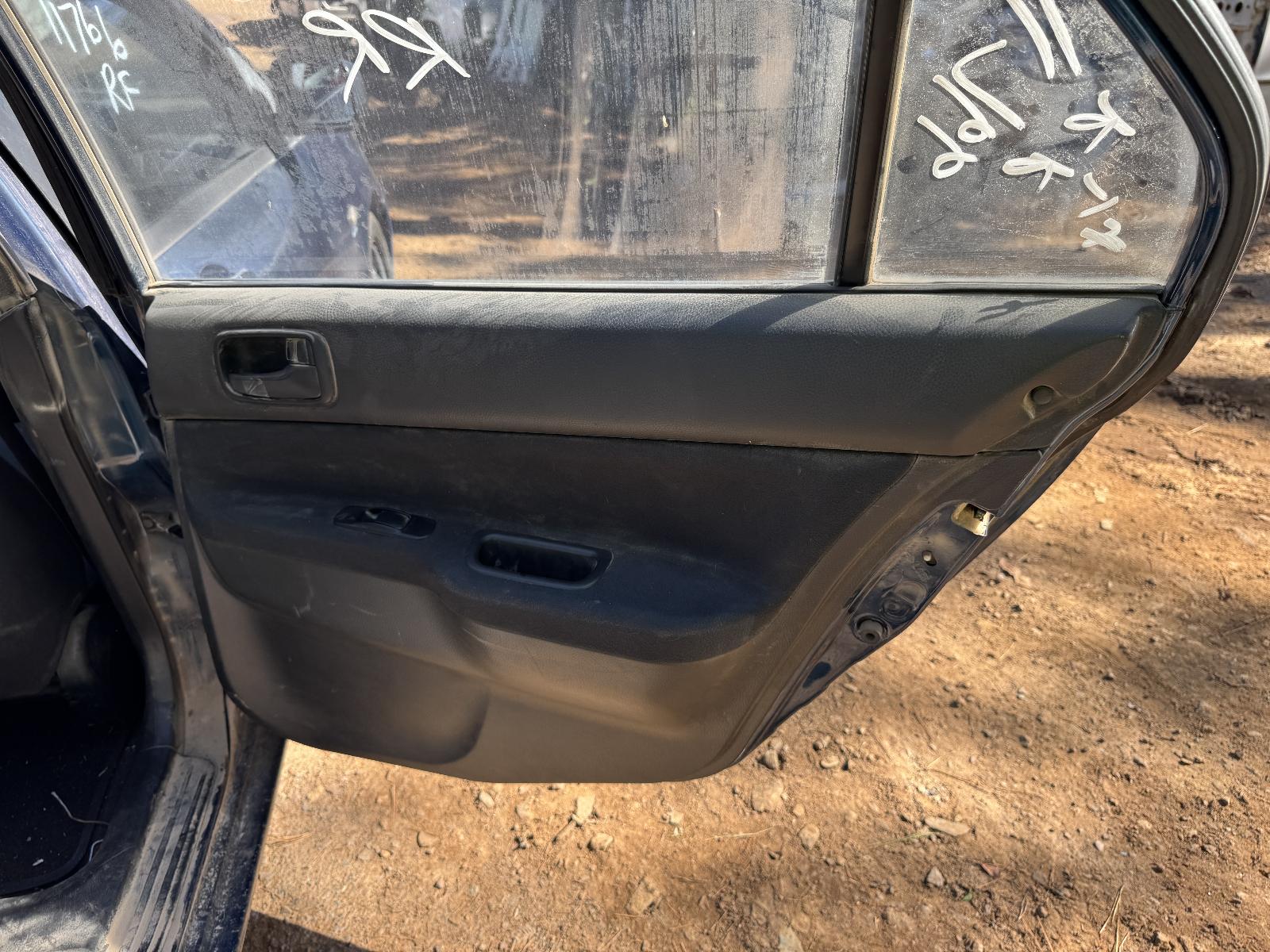 View MITSUBISHI LANCER 2006 4 Door Sedan Breaking