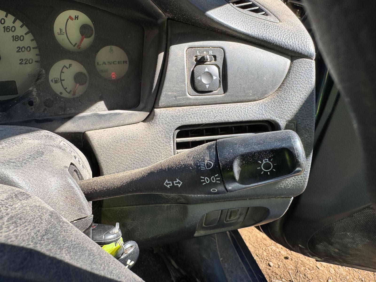 View MITSUBISHI LANCER 2006 4 Door Sedan Breaking