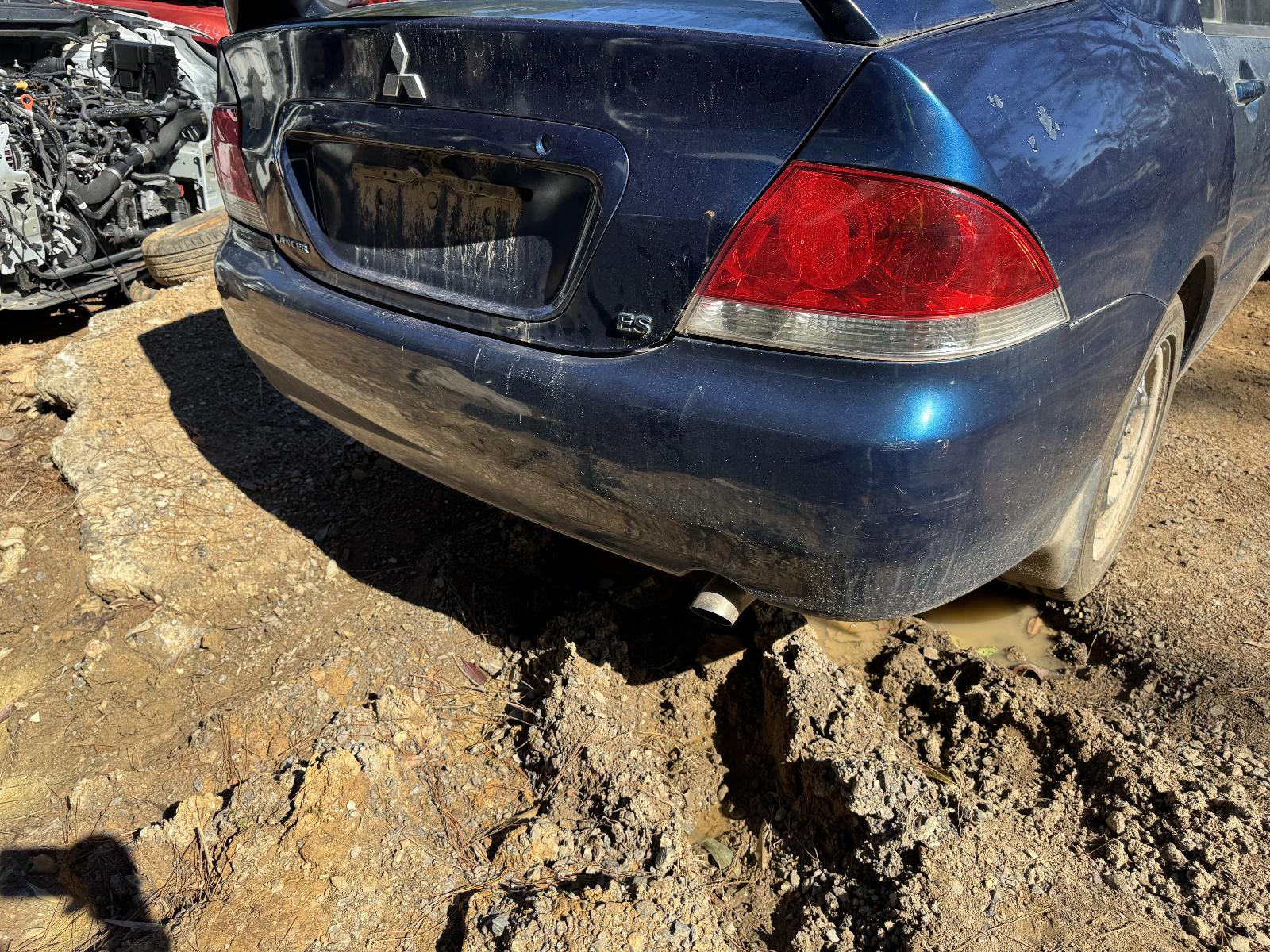 View MITSUBISHI LANCER 2006 4 Door Sedan Breaking