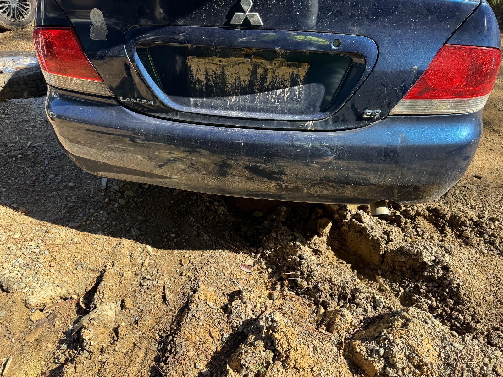 View MITSUBISHI LANCER 2006 4 Door Sedan Breaking