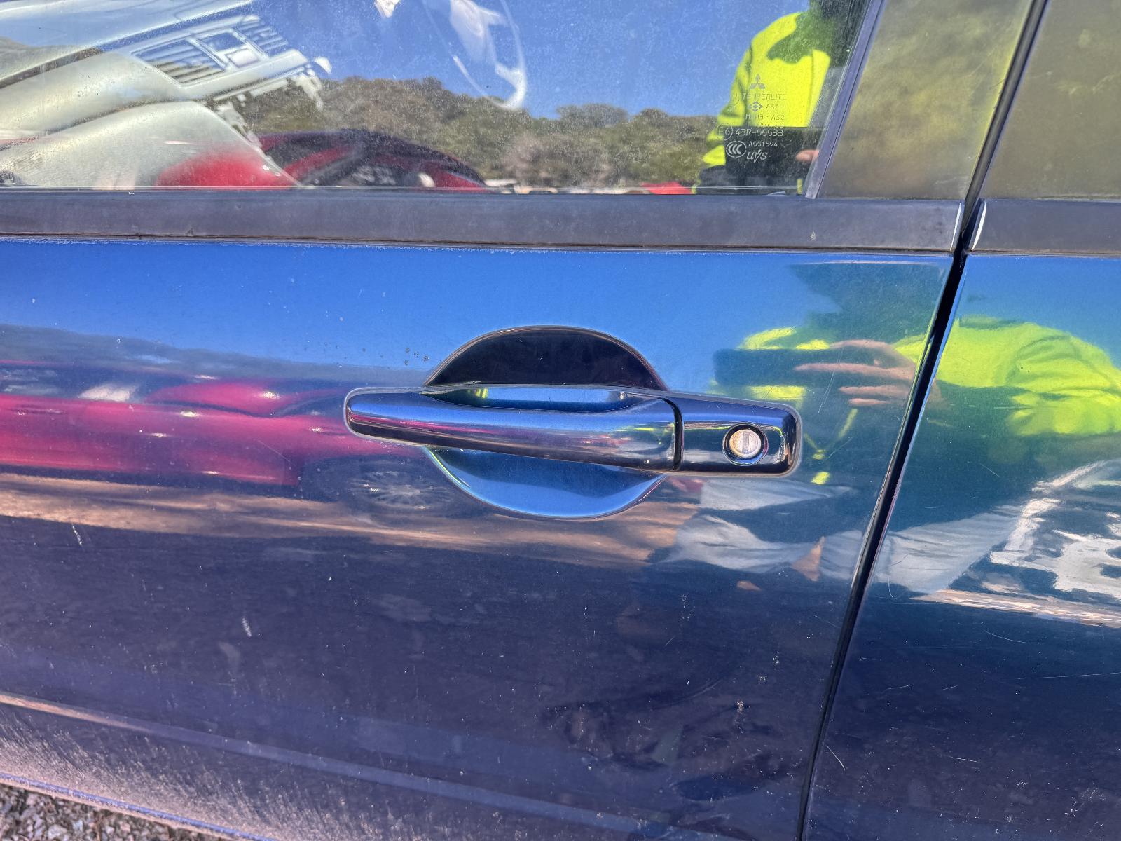 View MITSUBISHI LANCER 2006 4 Door Sedan Breaking