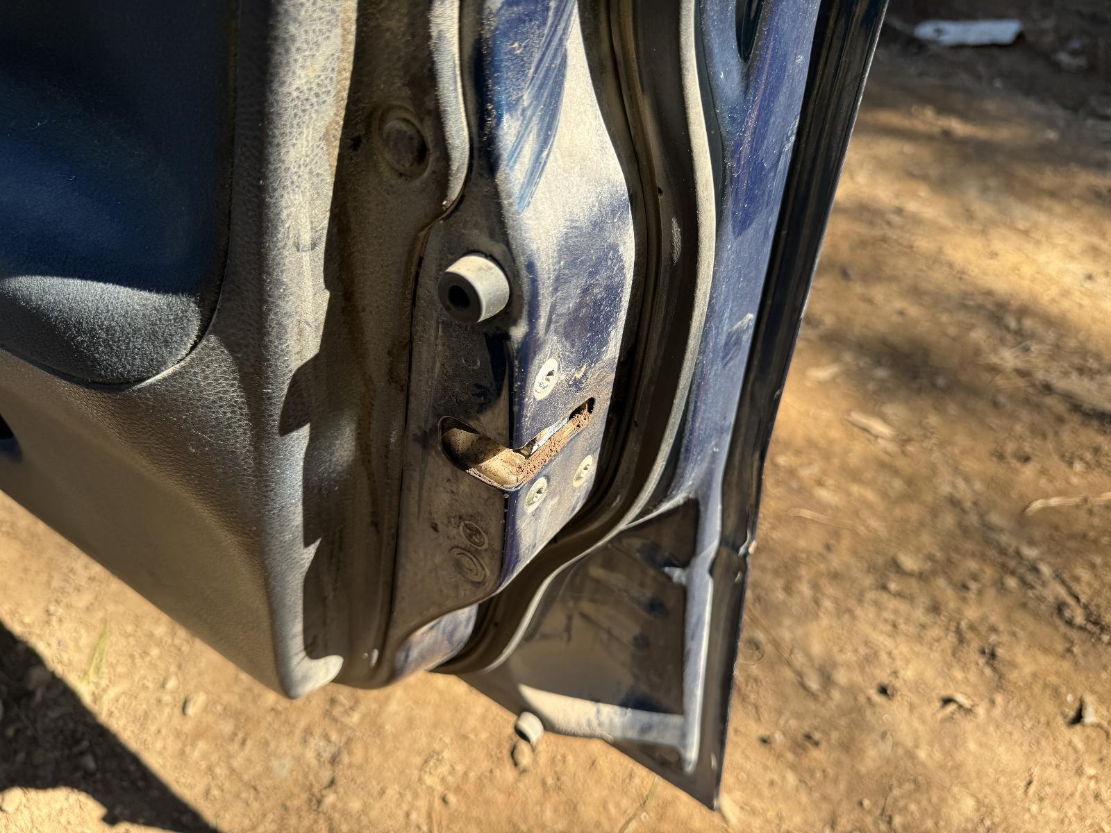 View MITSUBISHI LANCER 2006 4 Door Sedan Breaking