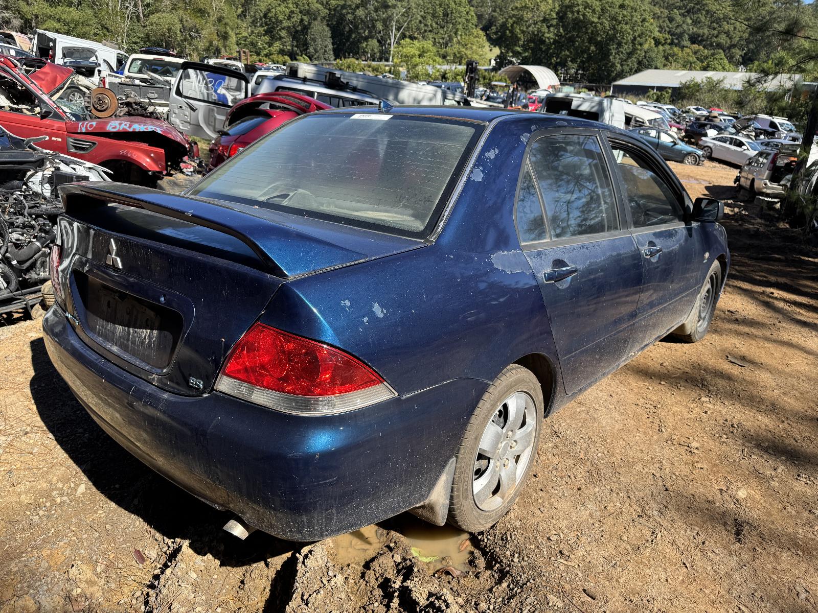 View MITSUBISHI LANCER 2006 4 Door Sedan Breaking