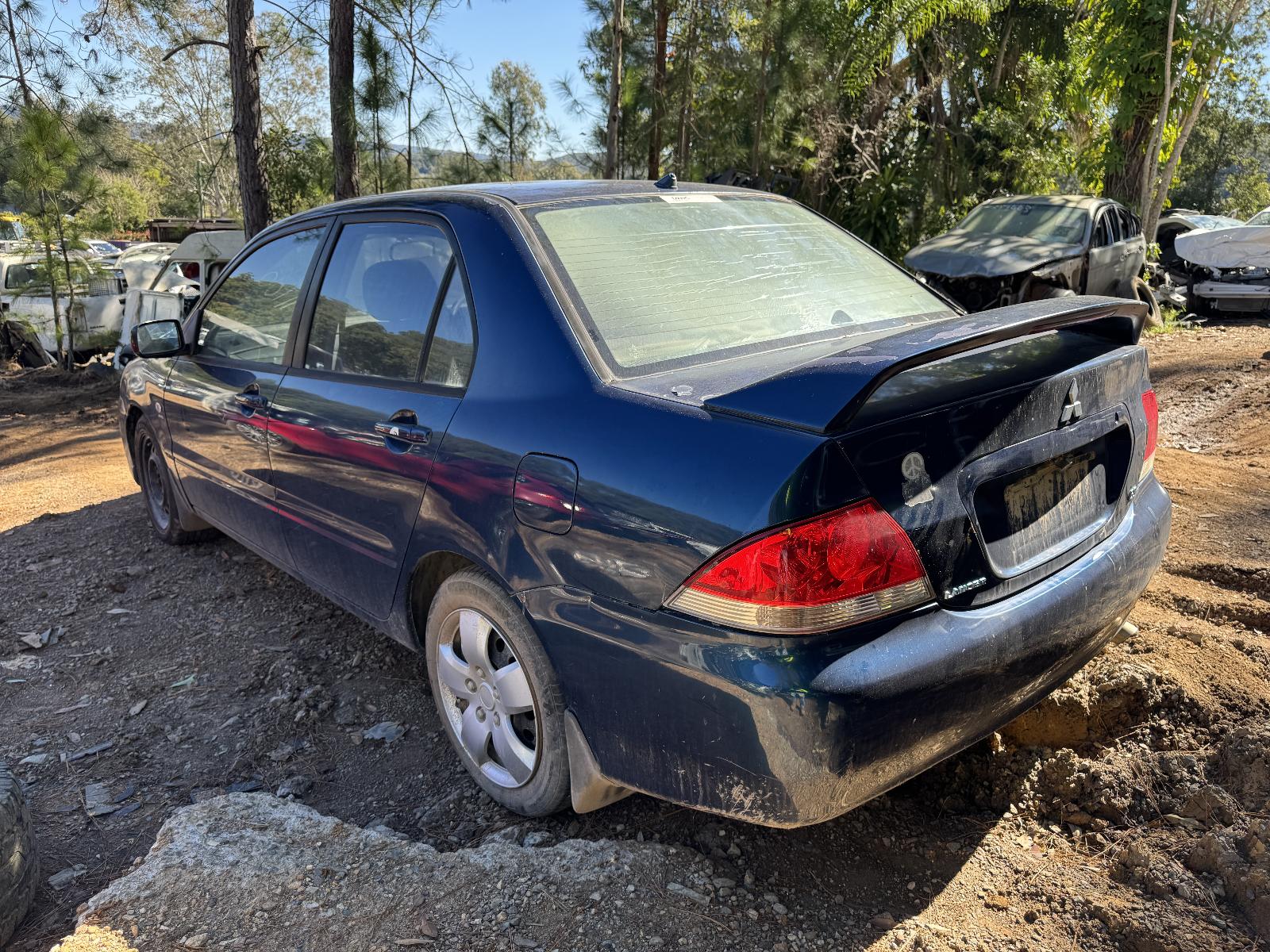 View MITSUBISHI LANCER 2006 4 Door Sedan Breaking