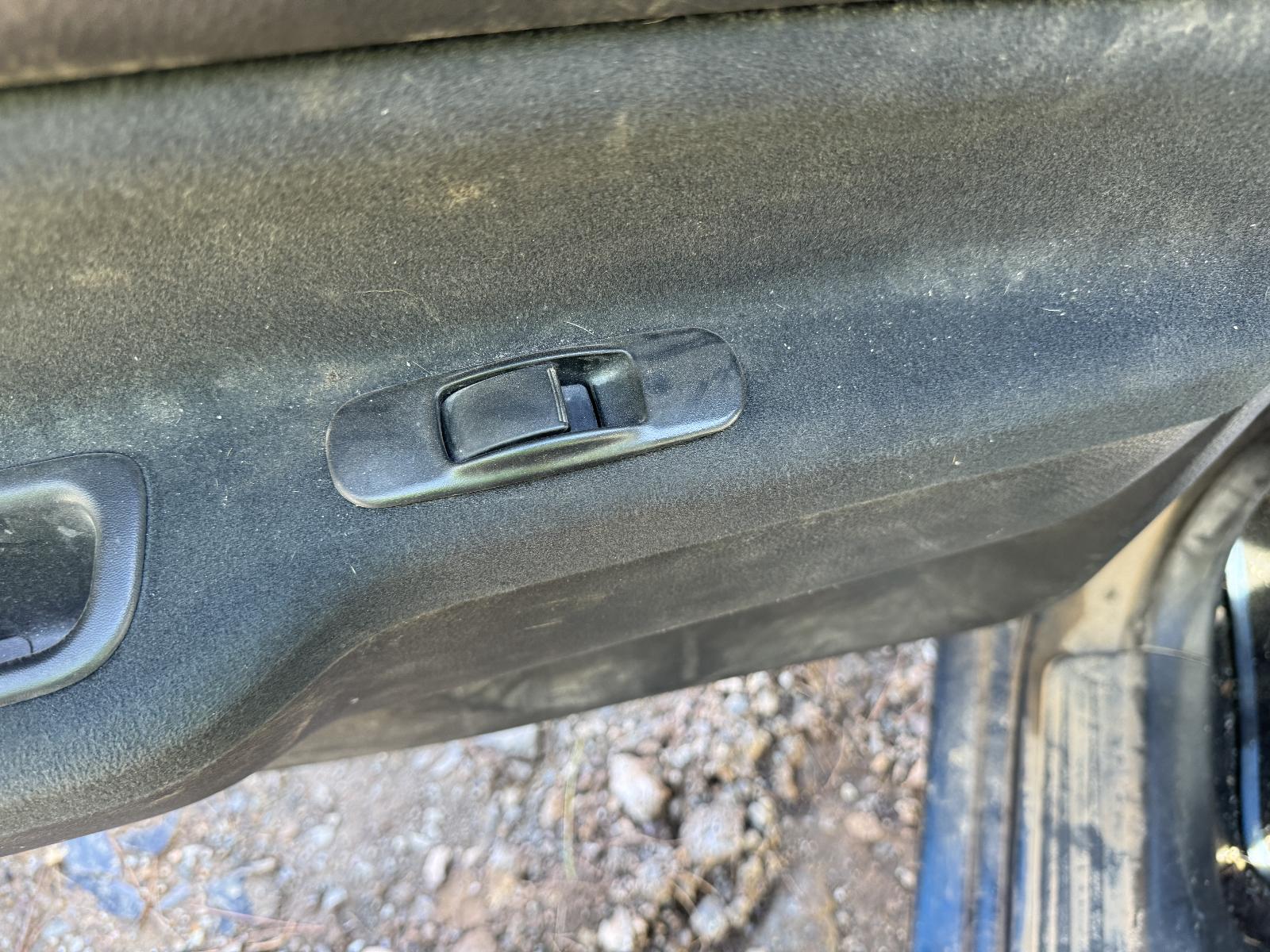 View MITSUBISHI LANCER 2006 4 Door Sedan Breaking