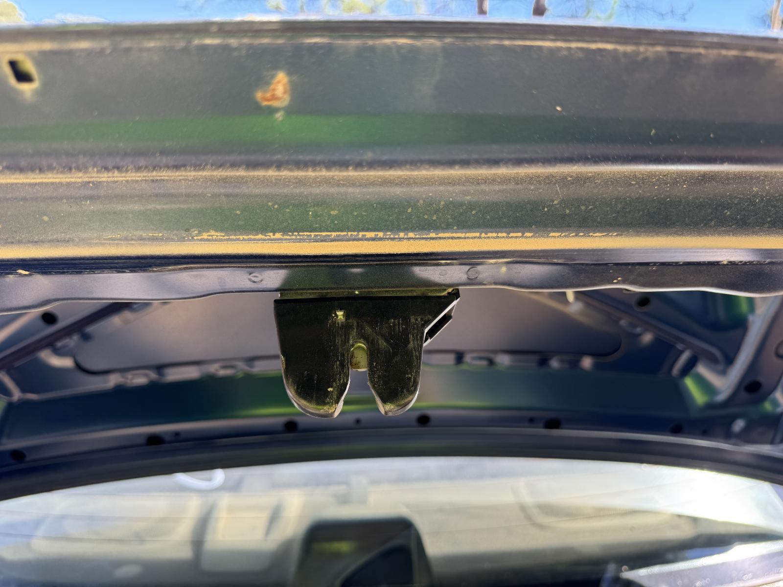 View MITSUBISHI LANCER 2006 4 Door Sedan Breaking
