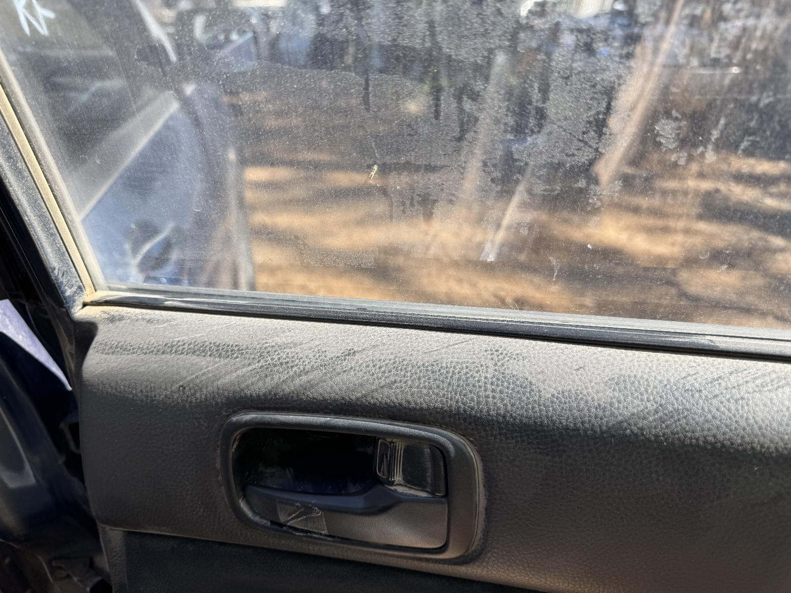 View MITSUBISHI LANCER 2006 4 Door Sedan Breaking