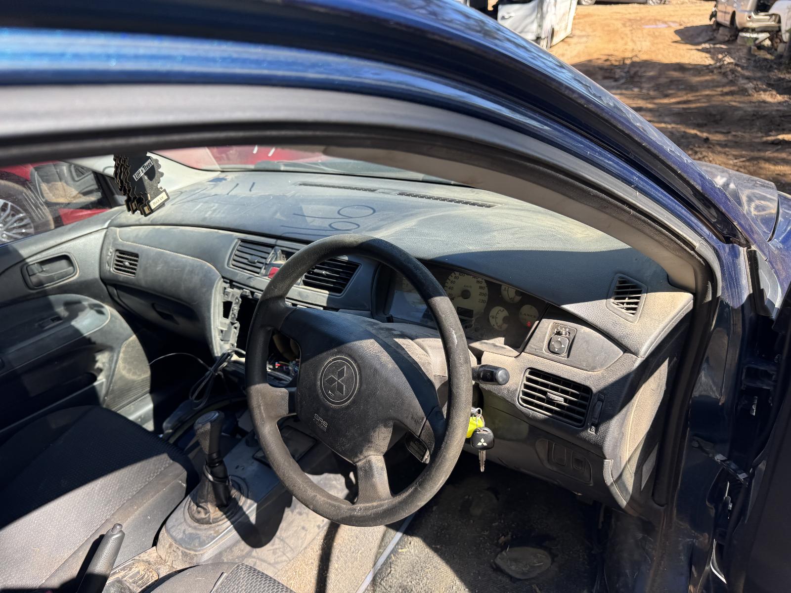 View MITSUBISHI LANCER 2006 4 Door Sedan Breaking