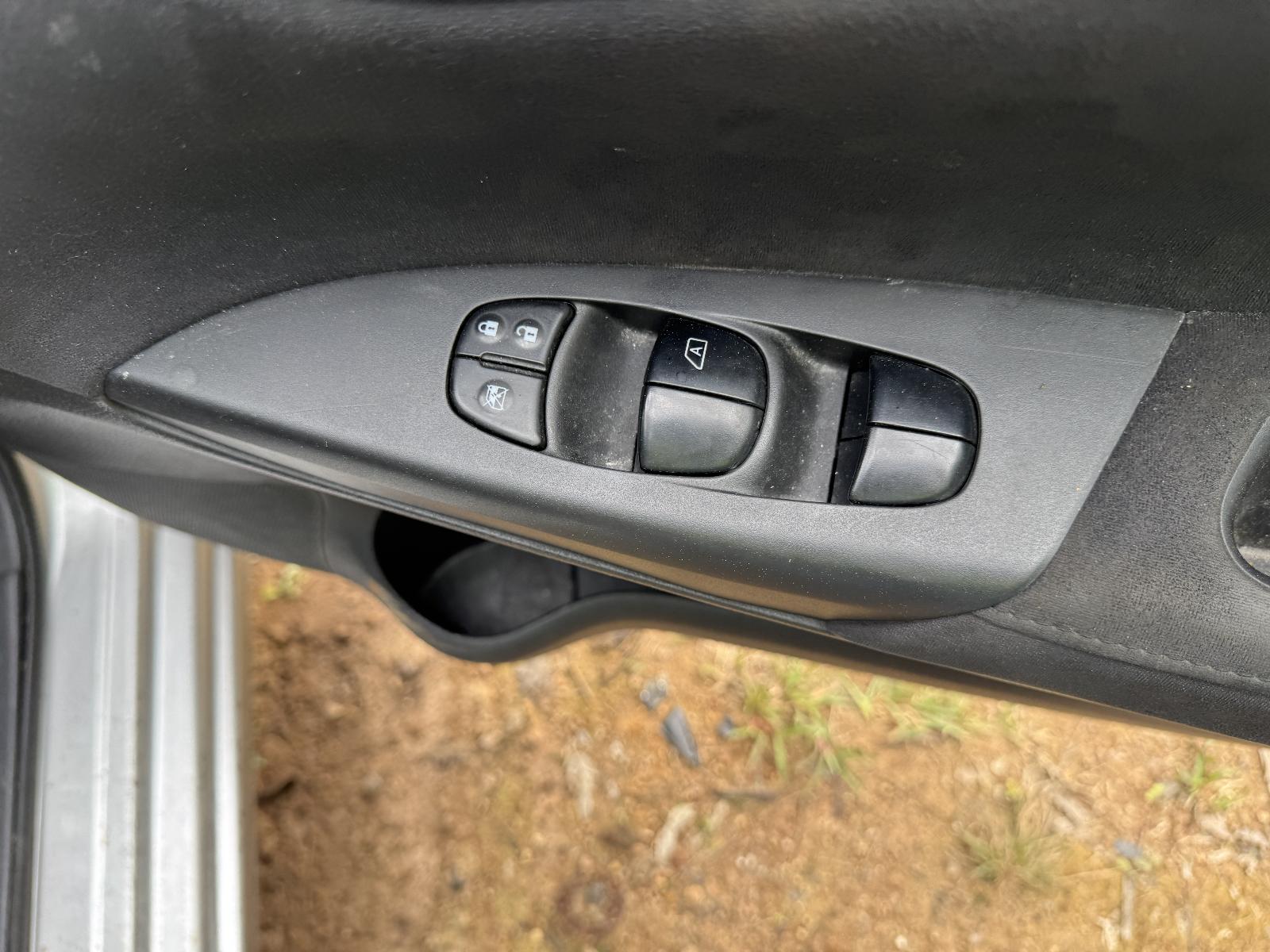 View NISSAN PULSAR 2015 4 Door Sedan Breaking