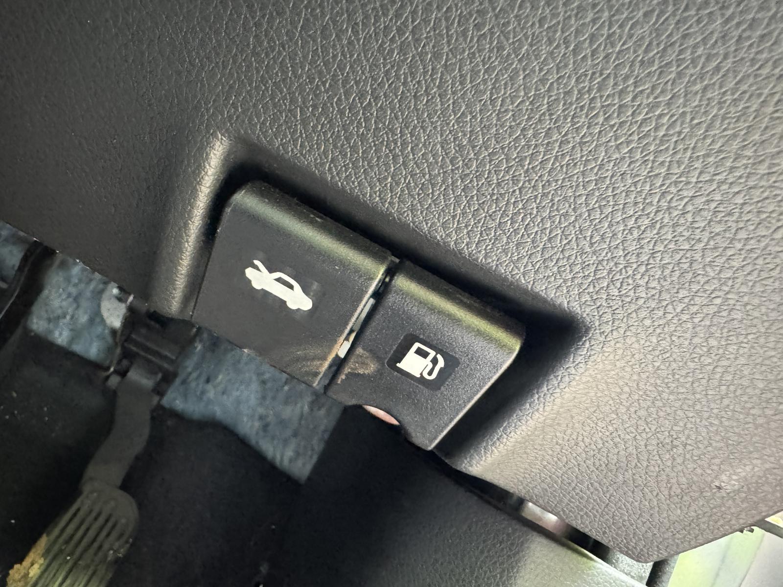 View NISSAN PULSAR 2015 4 Door Sedan Breaking