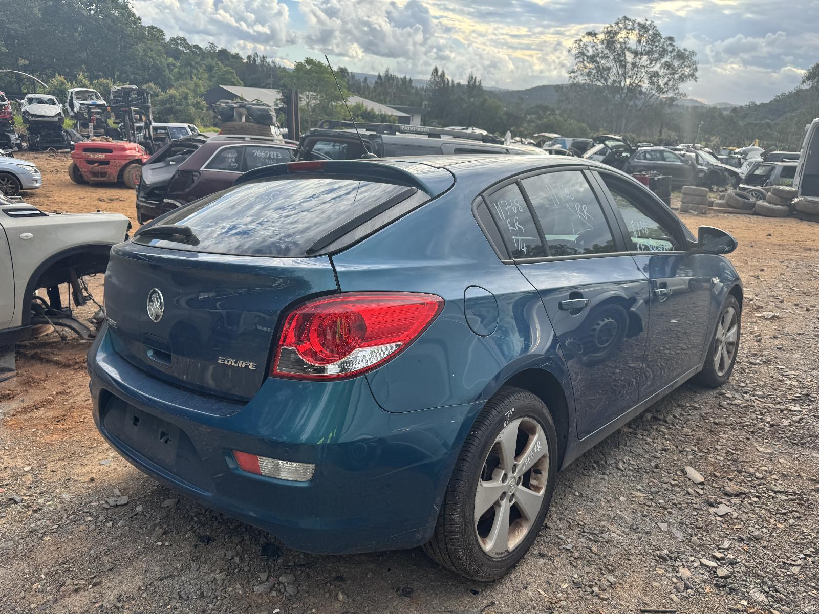 View HOLDEN CRUZE 2012 4 Door Hatchback Breaking
