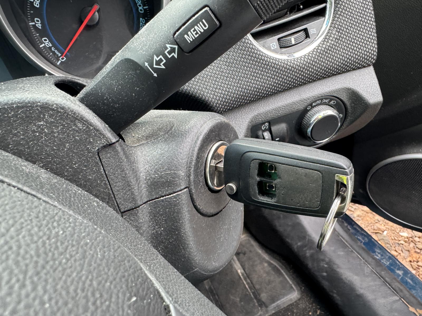 View HOLDEN CRUZE 2012 4 Door Hatchback Breaking