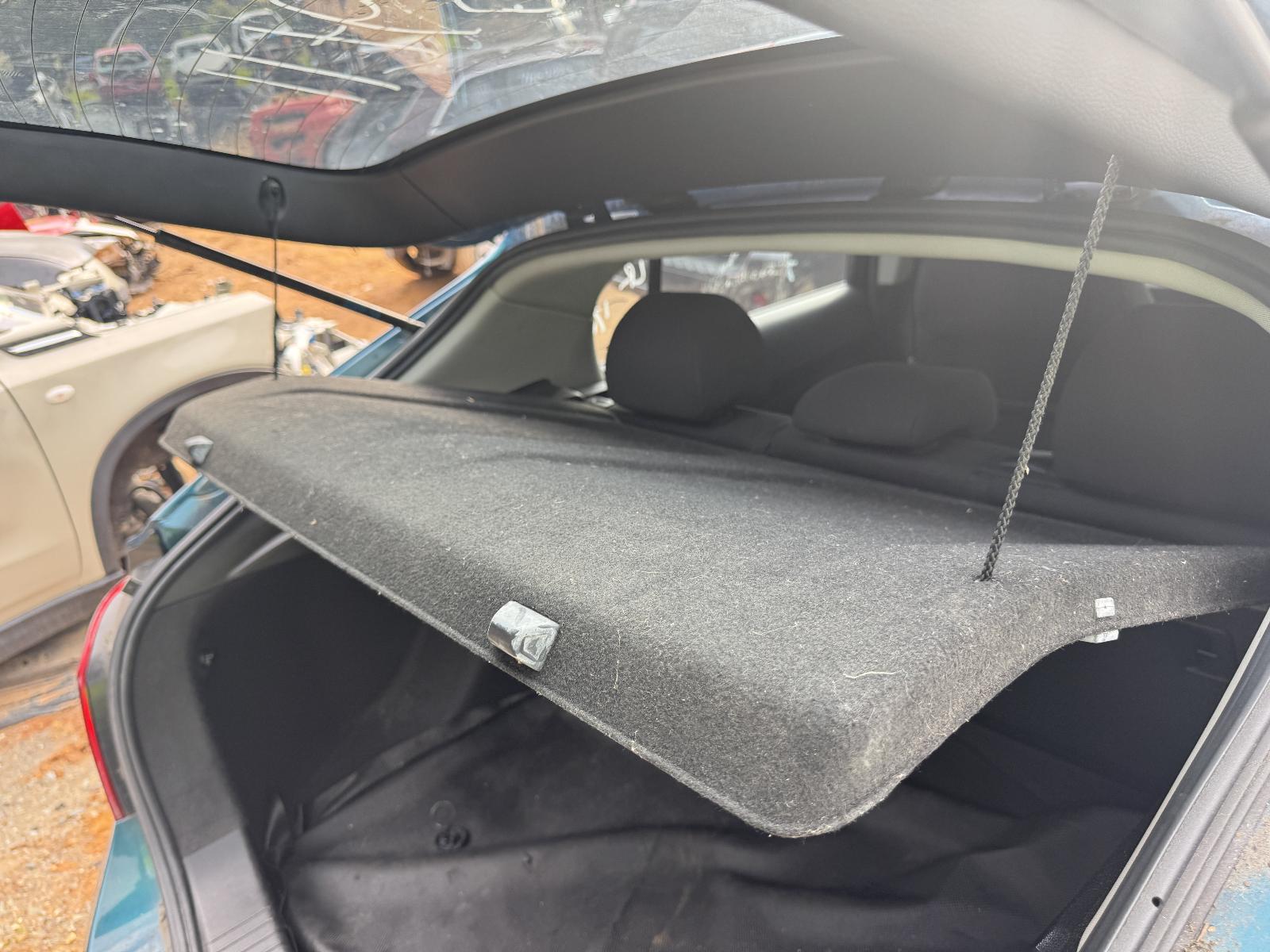 View HOLDEN CRUZE 2012 4 Door Hatchback Breaking