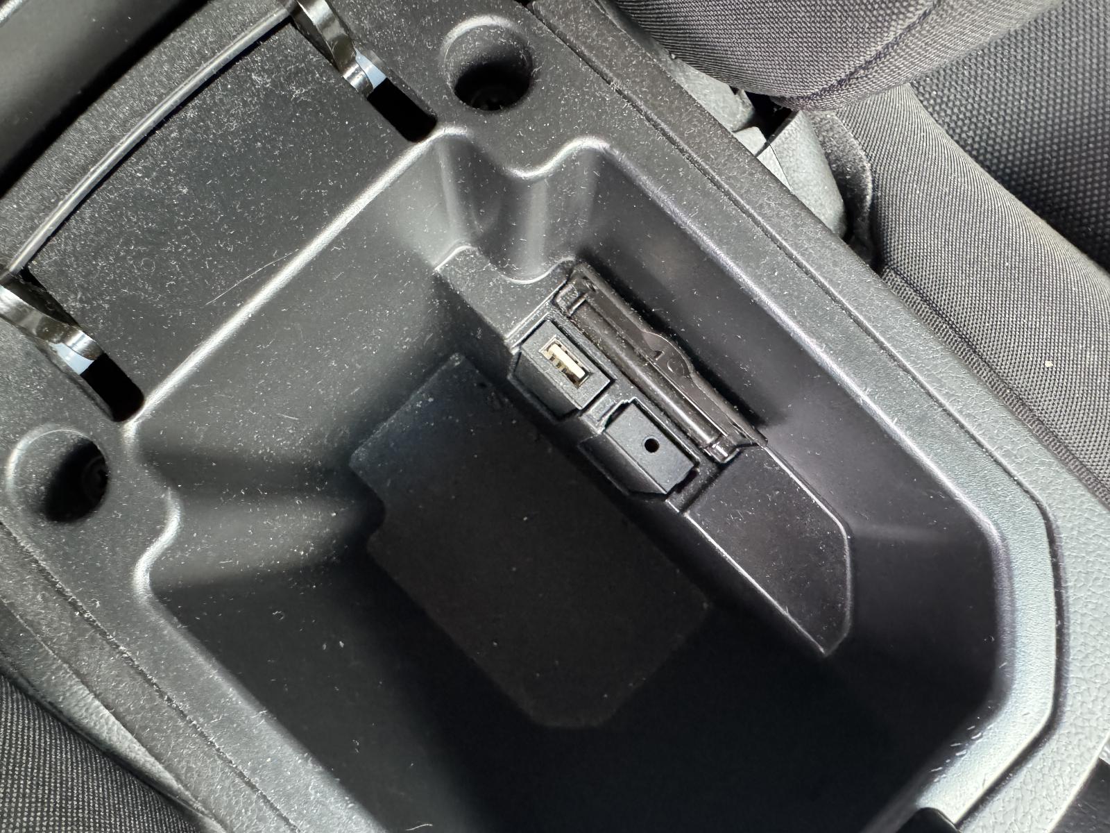 View HOLDEN CRUZE 2012 4 Door Hatchback Breaking