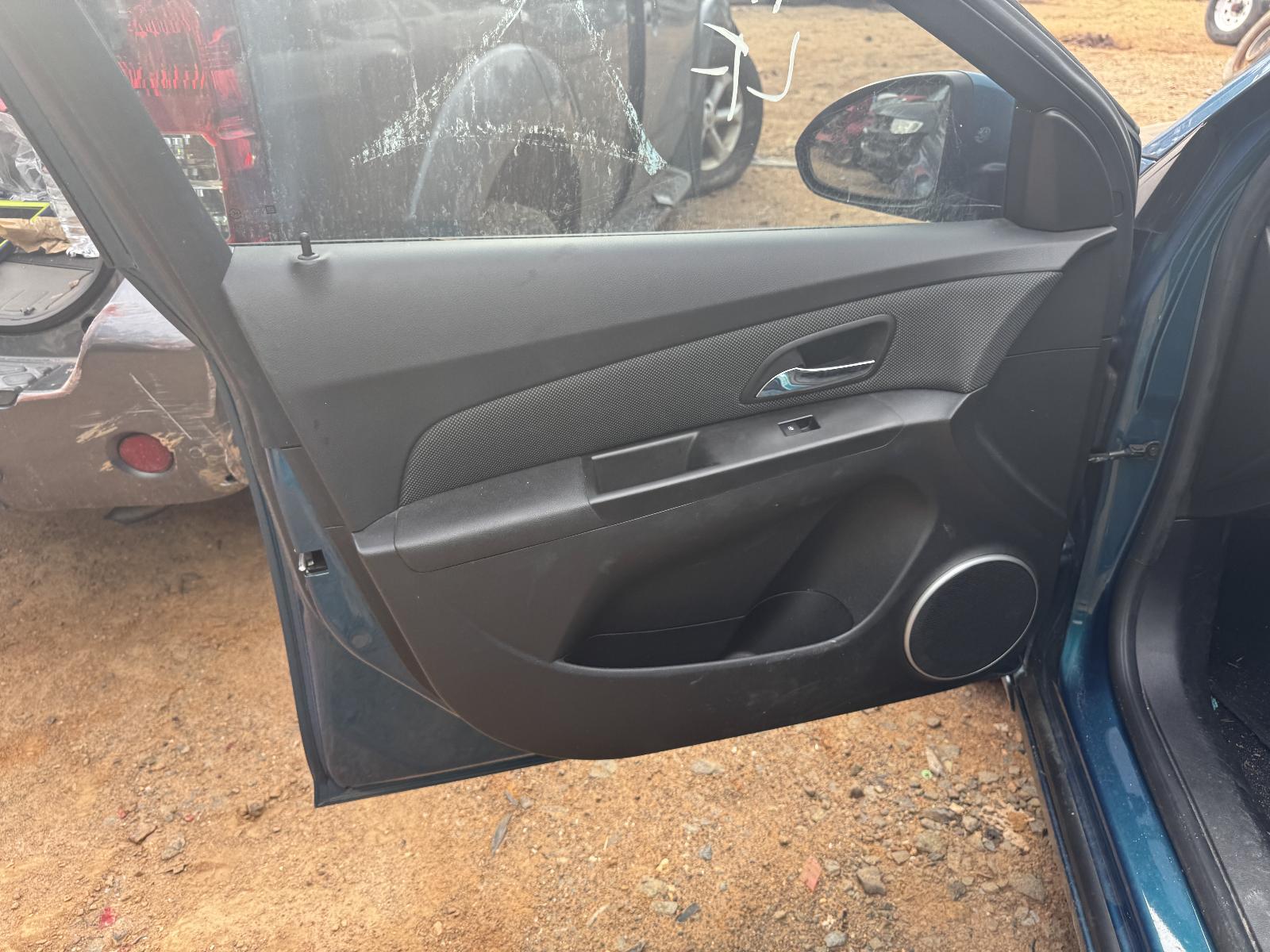 View HOLDEN CRUZE 2012 4 Door Hatchback Breaking