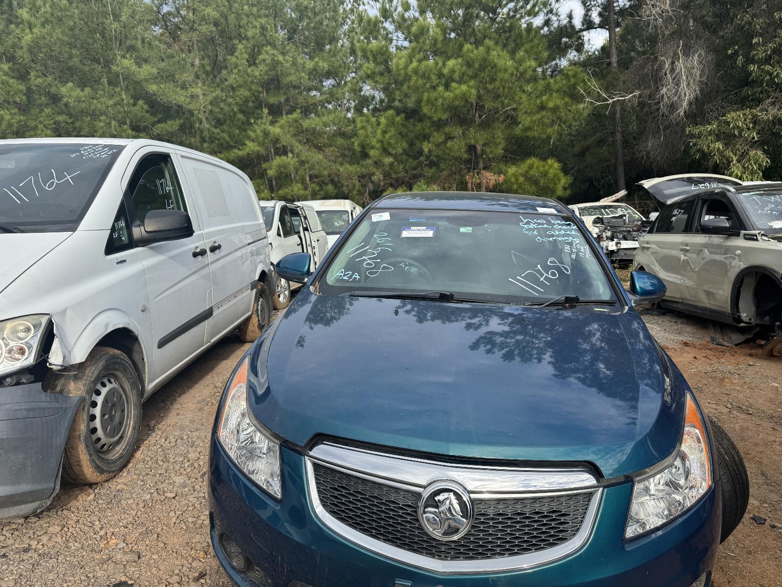 View HOLDEN CRUZE 2012 4 Door Hatchback Breaking
