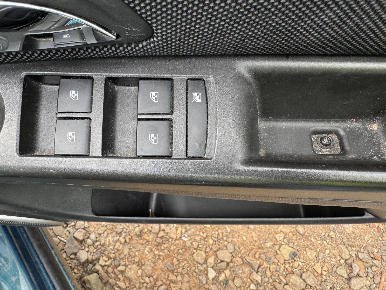 View HOLDEN CRUZE 2012 4 Door Hatchback Breaking