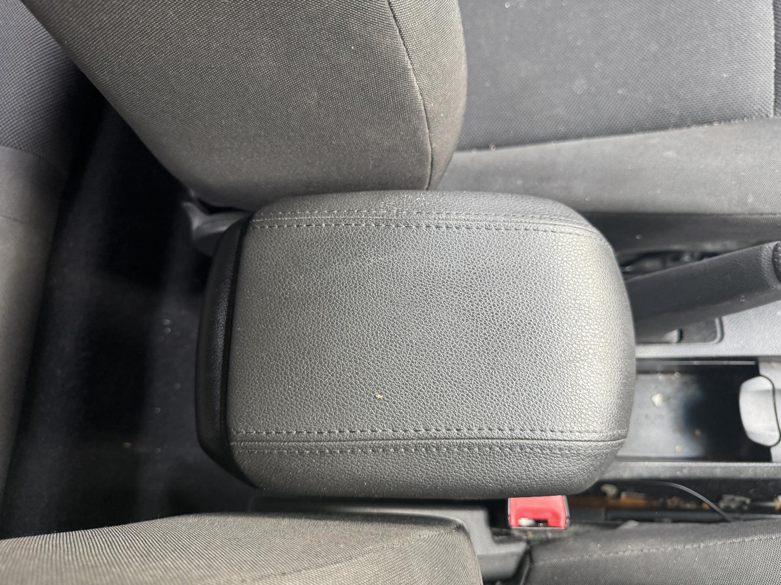 View HOLDEN CRUZE 2012 4 Door Hatchback Breaking