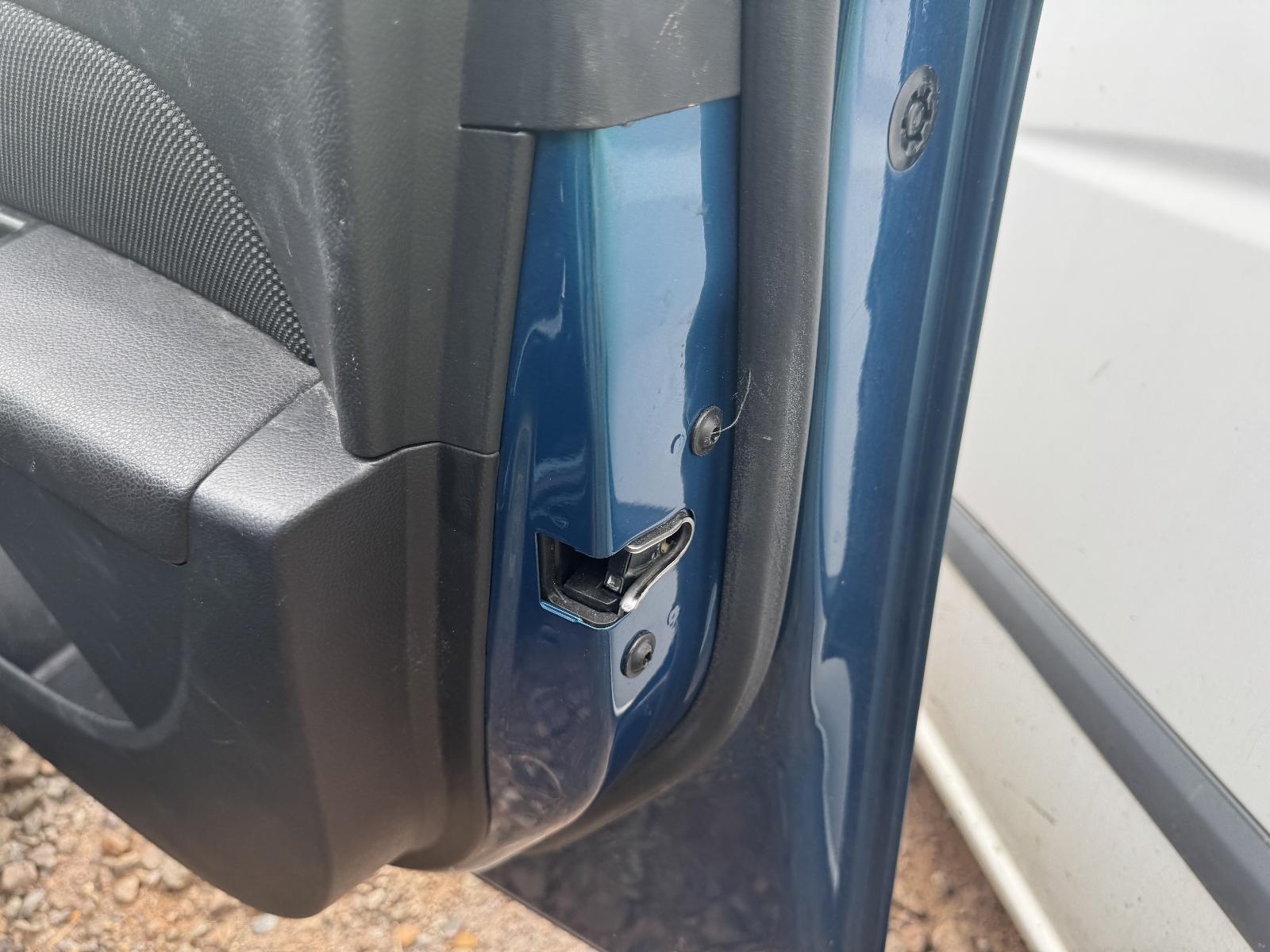 View HOLDEN CRUZE 2012 4 Door Hatchback Breaking