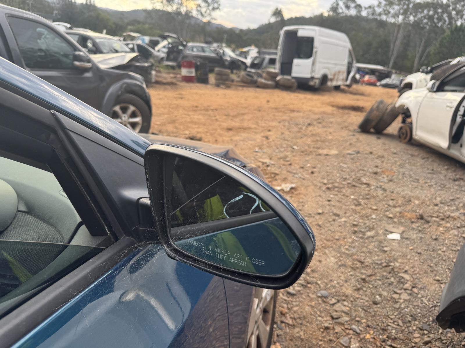 View HOLDEN CRUZE 2012 4 Door Hatchback Breaking