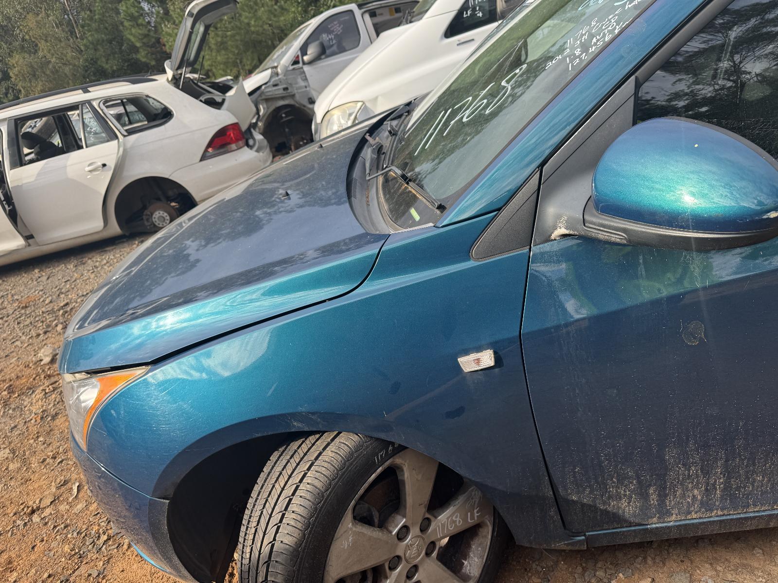 View HOLDEN CRUZE 2012 4 Door Hatchback Breaking