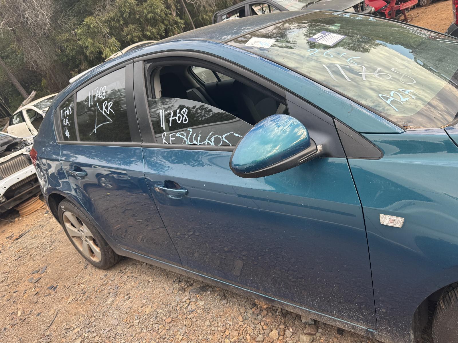 View HOLDEN CRUZE 2012 4 Door Hatchback Breaking