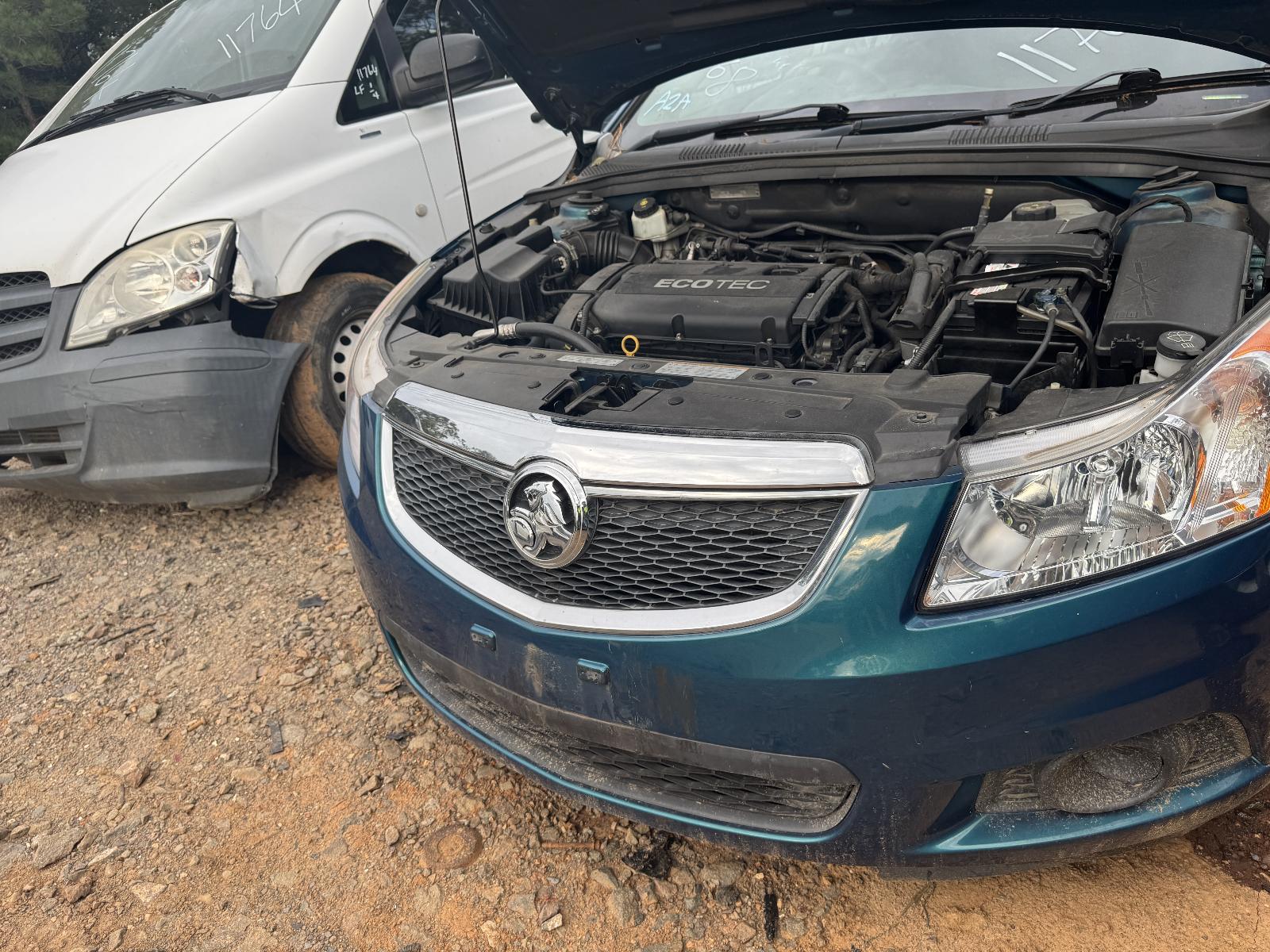 View HOLDEN CRUZE 2012 4 Door Hatchback Breaking