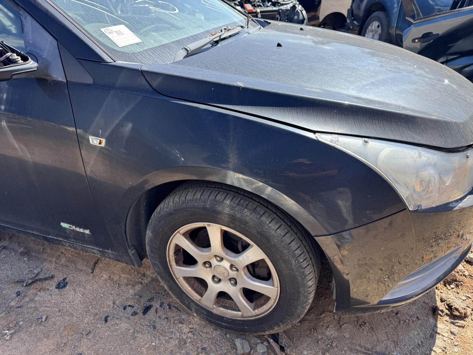 View HOLDEN CRUZE 2010 4 Door Sedan Breaking