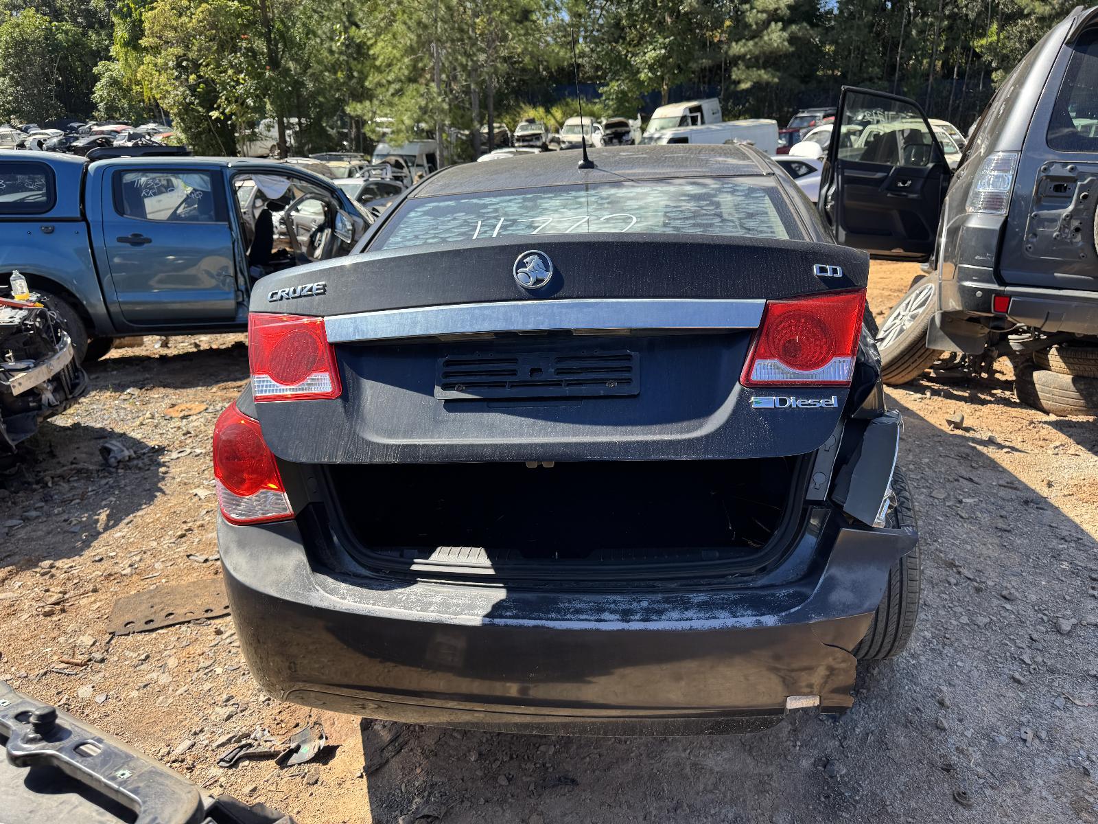 View HOLDEN CRUZE 2010 4 Door Sedan Breaking