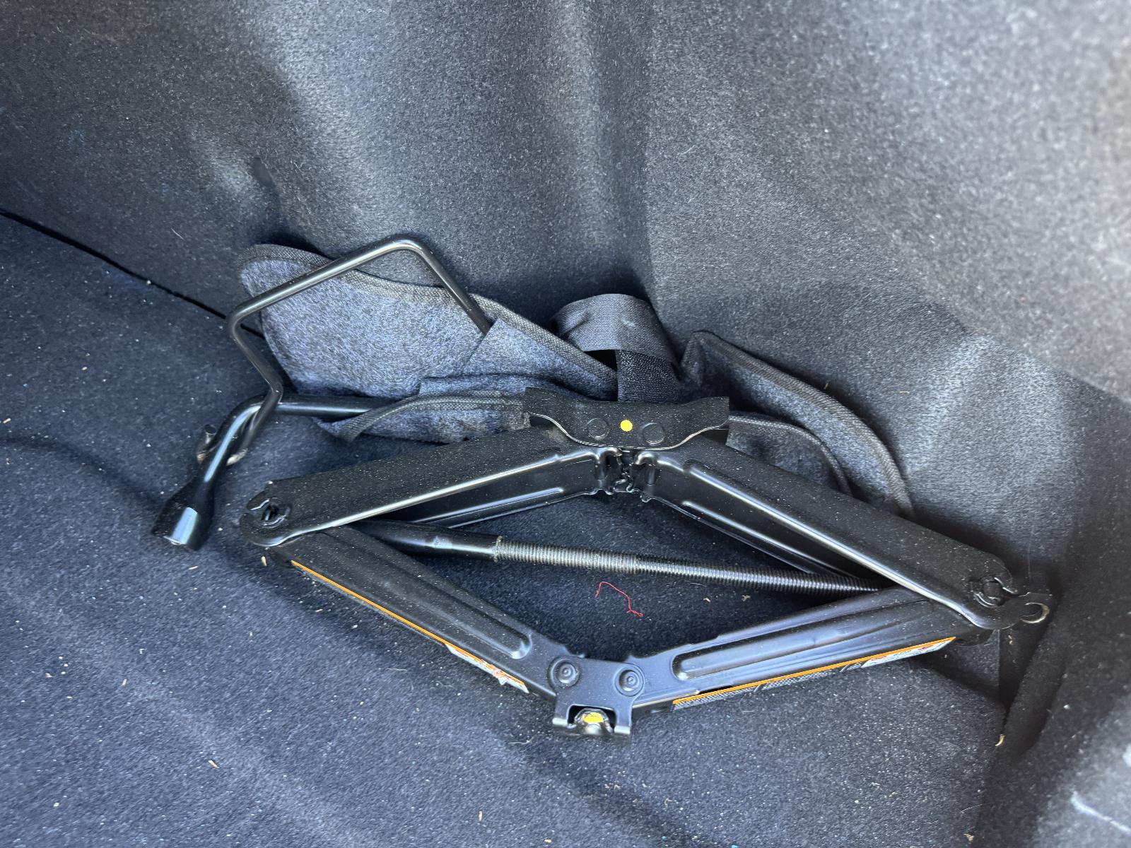 View HOLDEN CRUZE 2010 4 Door Sedan Breaking