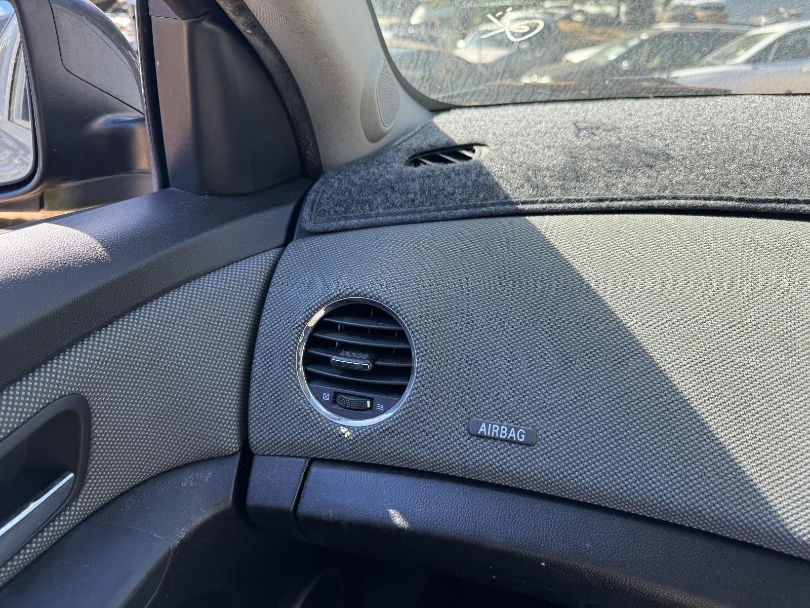 View HOLDEN CRUZE 2010 4 Door Sedan Breaking