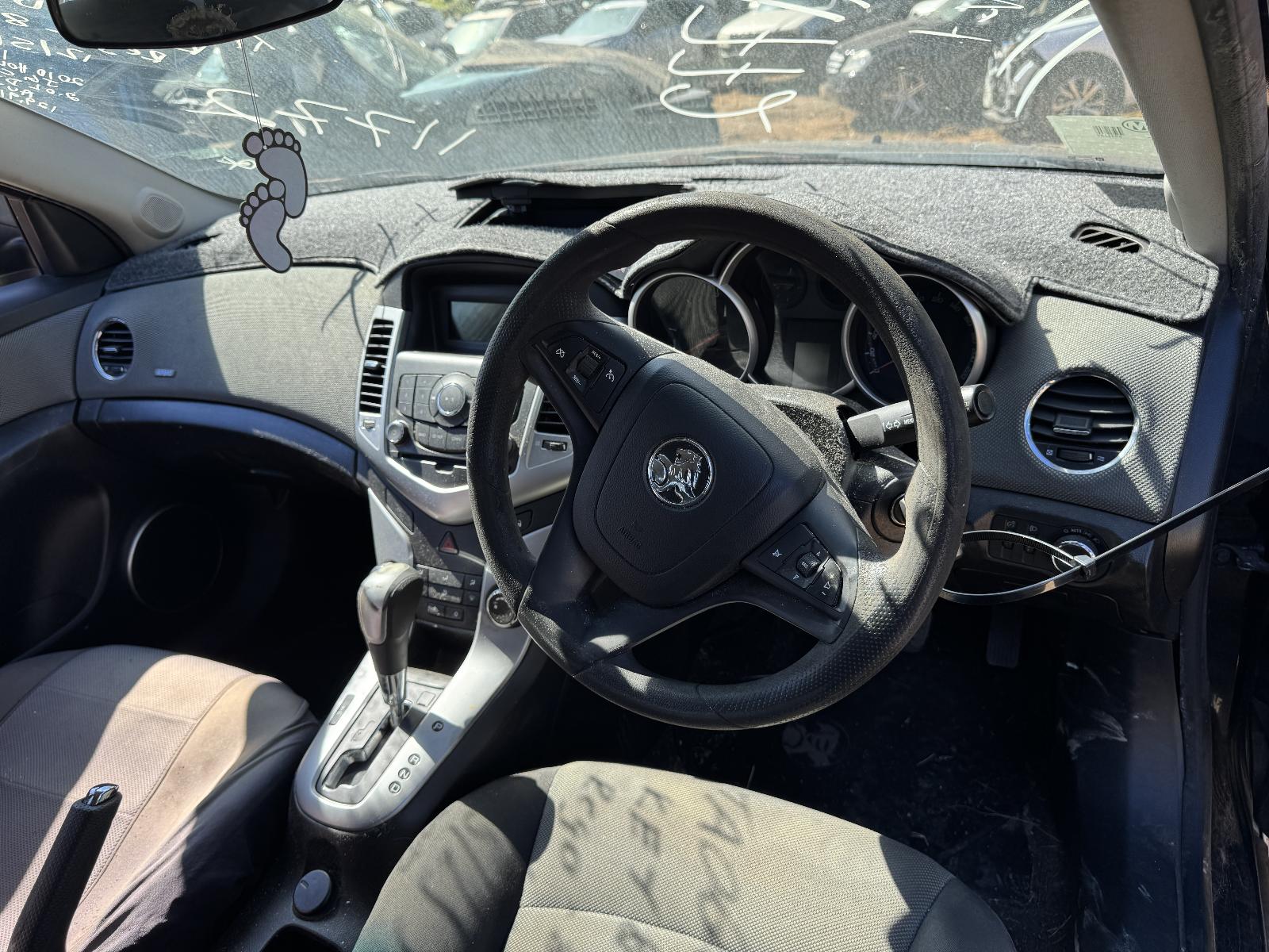 View HOLDEN CRUZE 2010 4 Door Sedan Breaking