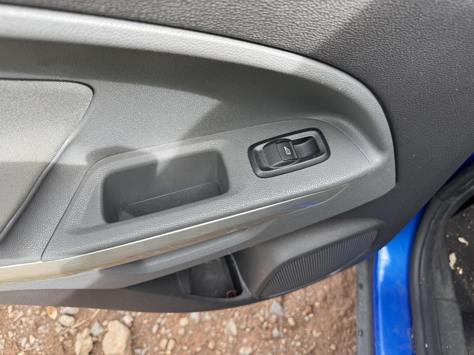 View FORD ECOSPORT 2015 5 Door Station Wagon Breaking