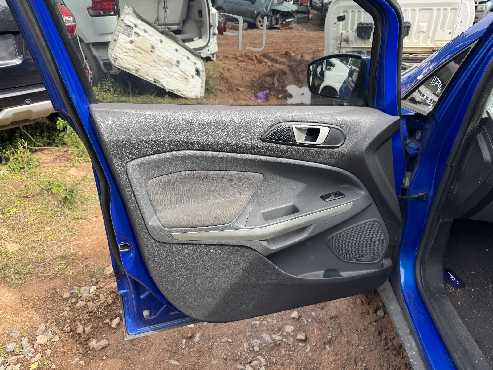 View FORD ECOSPORT 2015 5 Door Station Wagon Breaking