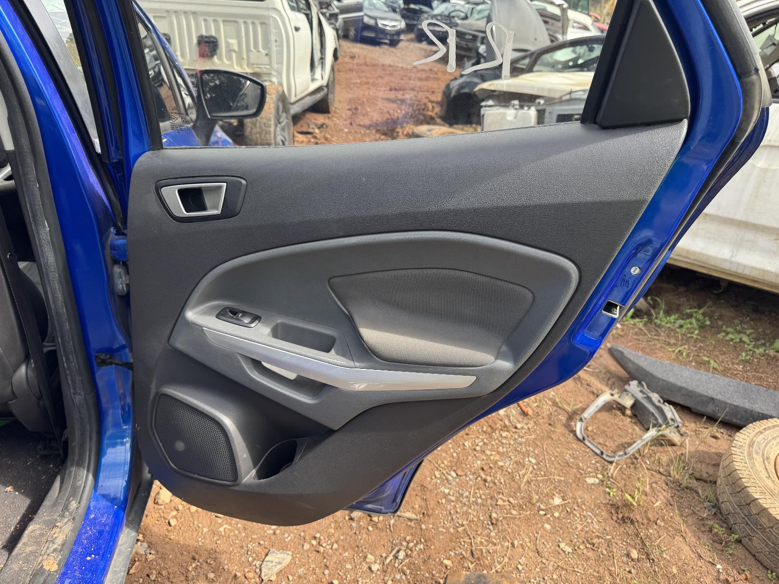 View FORD ECOSPORT 2015 5 Door Station Wagon Breaking