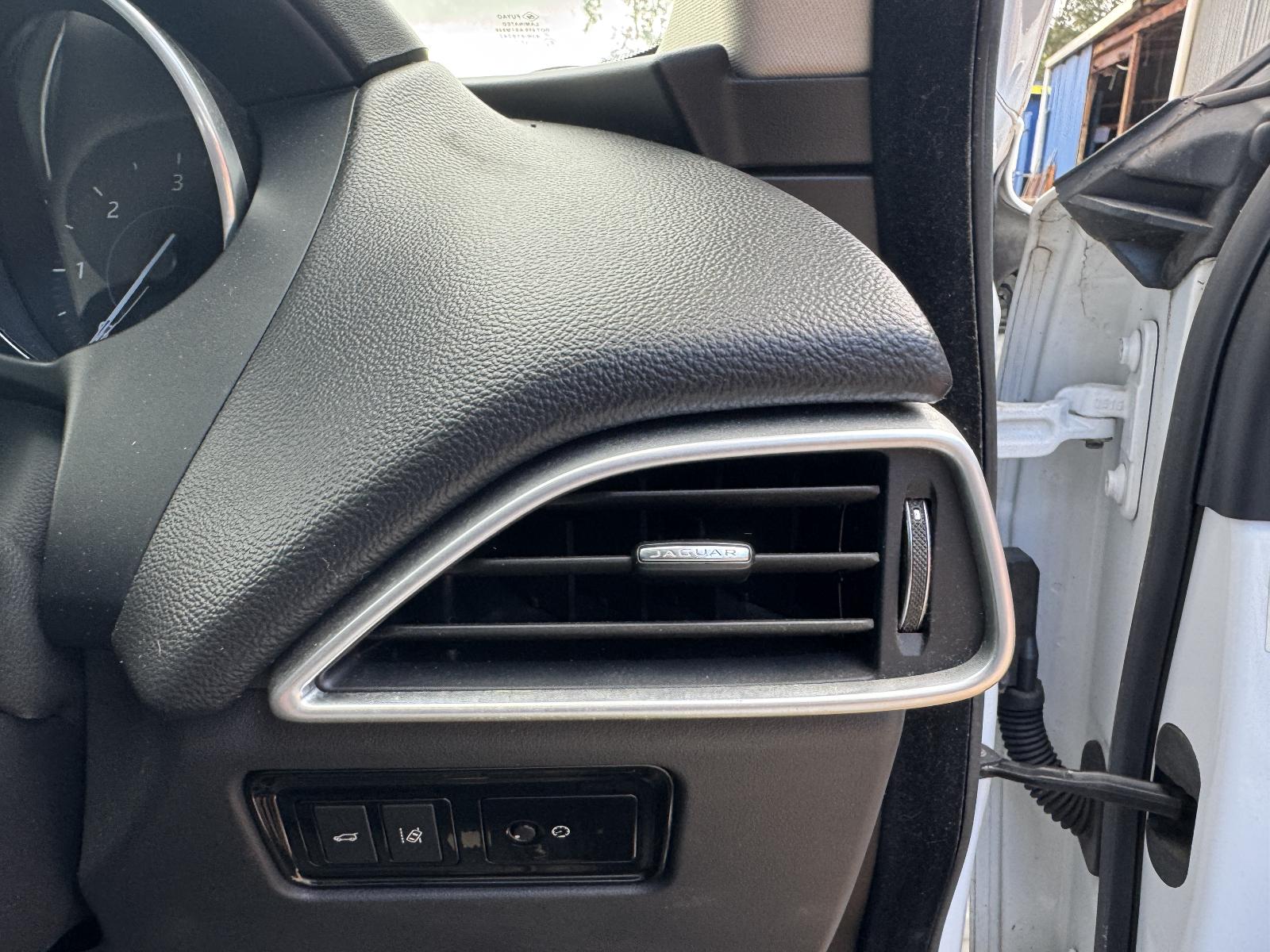 View JAGUAR F PACE 2016 5 Door Station Wagon Breaking